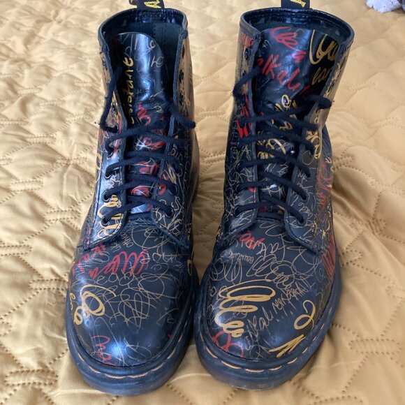 Vintage Dr Martens 1460 Boots - Black Graffiti Made in England (womens 8/mens7) - Picture 2 of 9